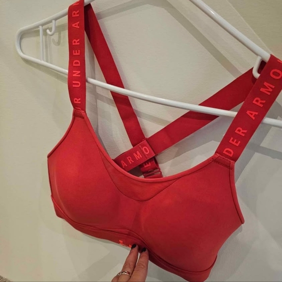 Under Armour Sports Bra - Picture 2 of 3